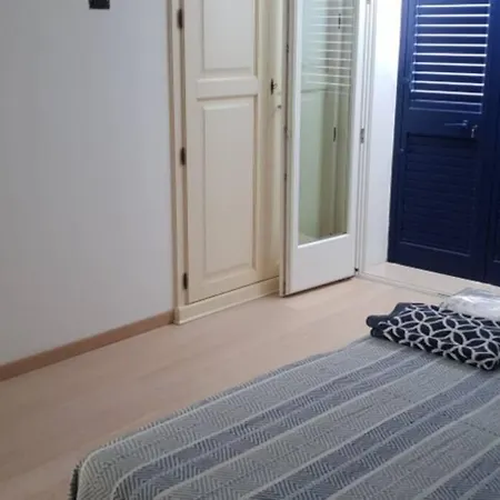 Semesterbostad Casa Vacanza Mare Blu Castro (Lombardy)